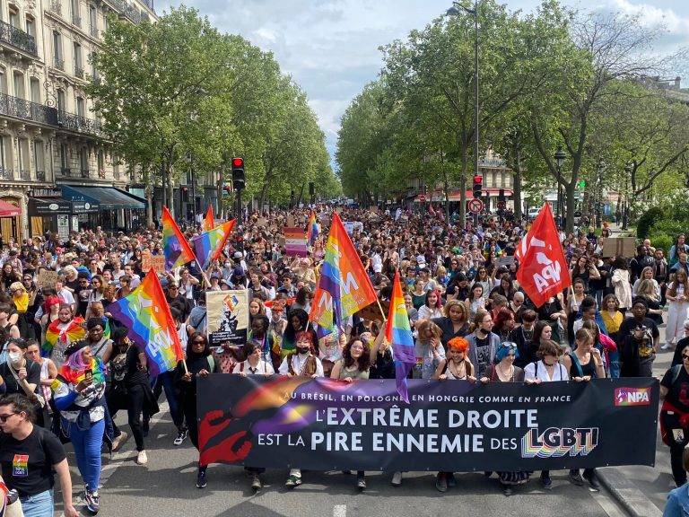 Marche lesbienne : la joie de lutter contre l’extrême droite pour notre droit à exister