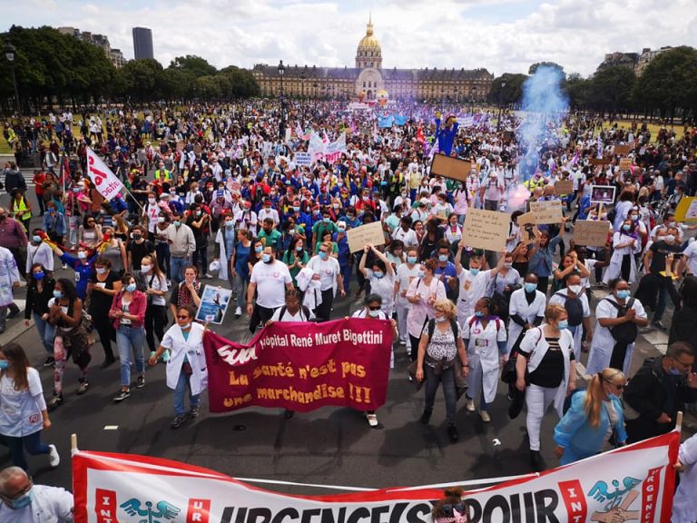 La santé publique mobilisée malgré la répression