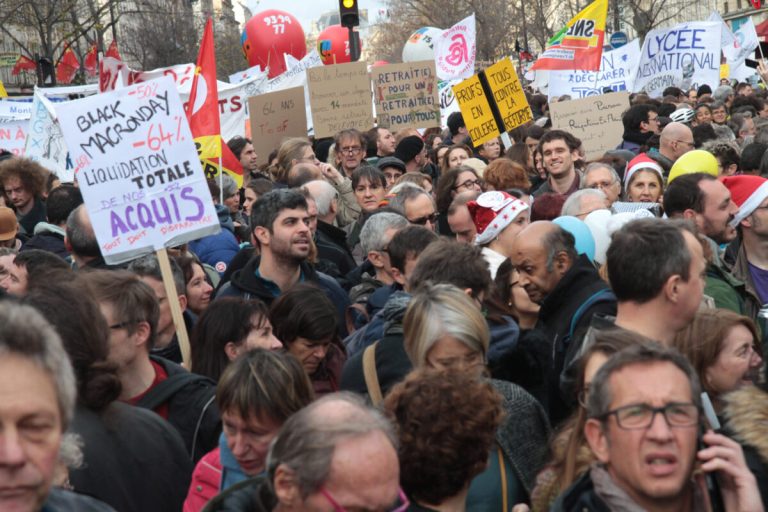 Faisons battre en retraite le gouvernement et le Medef !