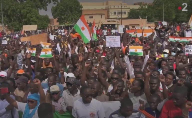 Non à la guerre au Niger, troupes françaises hors d’Afrique !
