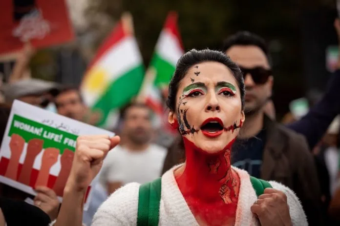 La libération des femmes et des LGBTI en Iran et au Moyen-Orient ne viendra que de leurs luttes