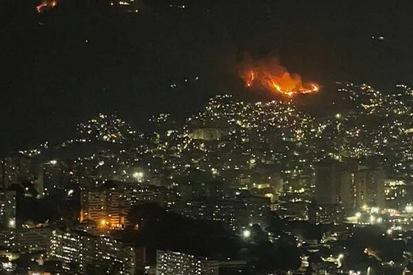 Urgent : Trump bombarde le Venezuela et kidnappe Nicolás Maduro