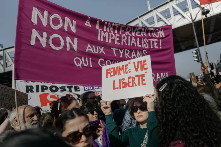 Face à la logique guerrière, construire un internationalisme « par le bas » et renforcer la solidarité entre les peuples