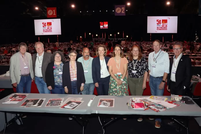 cgt À Tours, le 2 juin 2026, Sophie Binet entourée notamment des anciens secrétaires généraux Bernard Thibault et Philippe Martinez. © CGT/A.Sayad