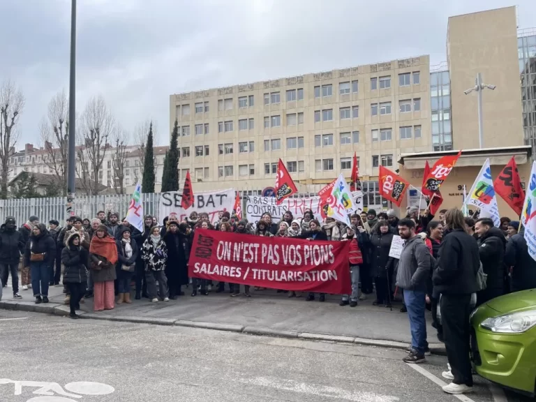 Grève des AED contre la précarité du travail