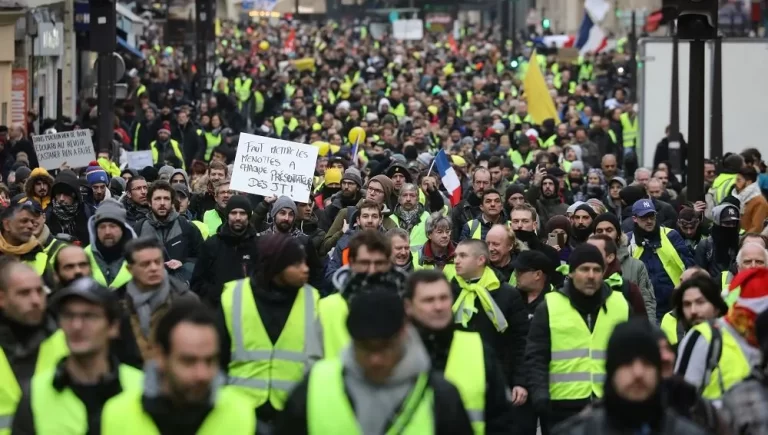 La colère monte… vers une explosion sociale ?
