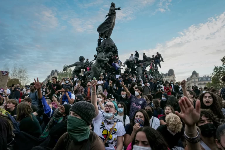 La révolte de la jeunesse : la Génération Z se soulève